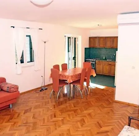 With A Parking Space Apartment *