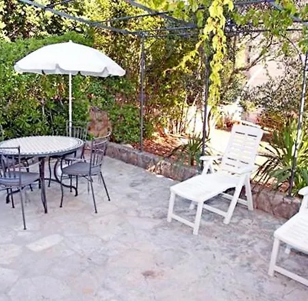 Apartment With A Parking Space Vrboska